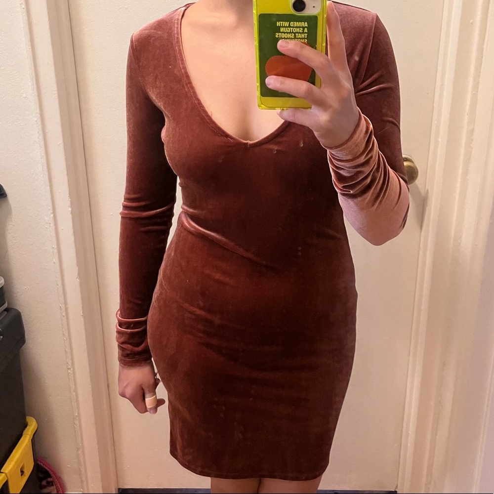 Velvet Bodycon - Picture 5 of 9
